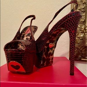 Betsey Johnson high heel 8 1/2